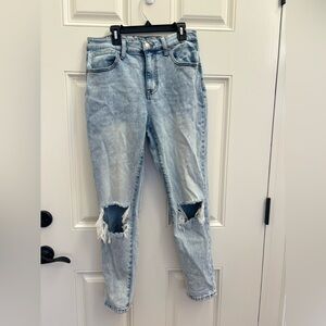 ripped lightwash jeans!